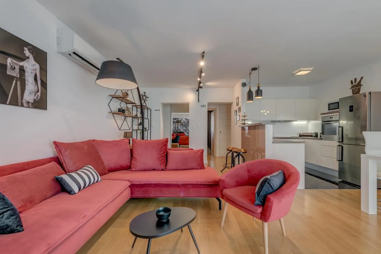 Paparazzi Apartment Σπλιτ