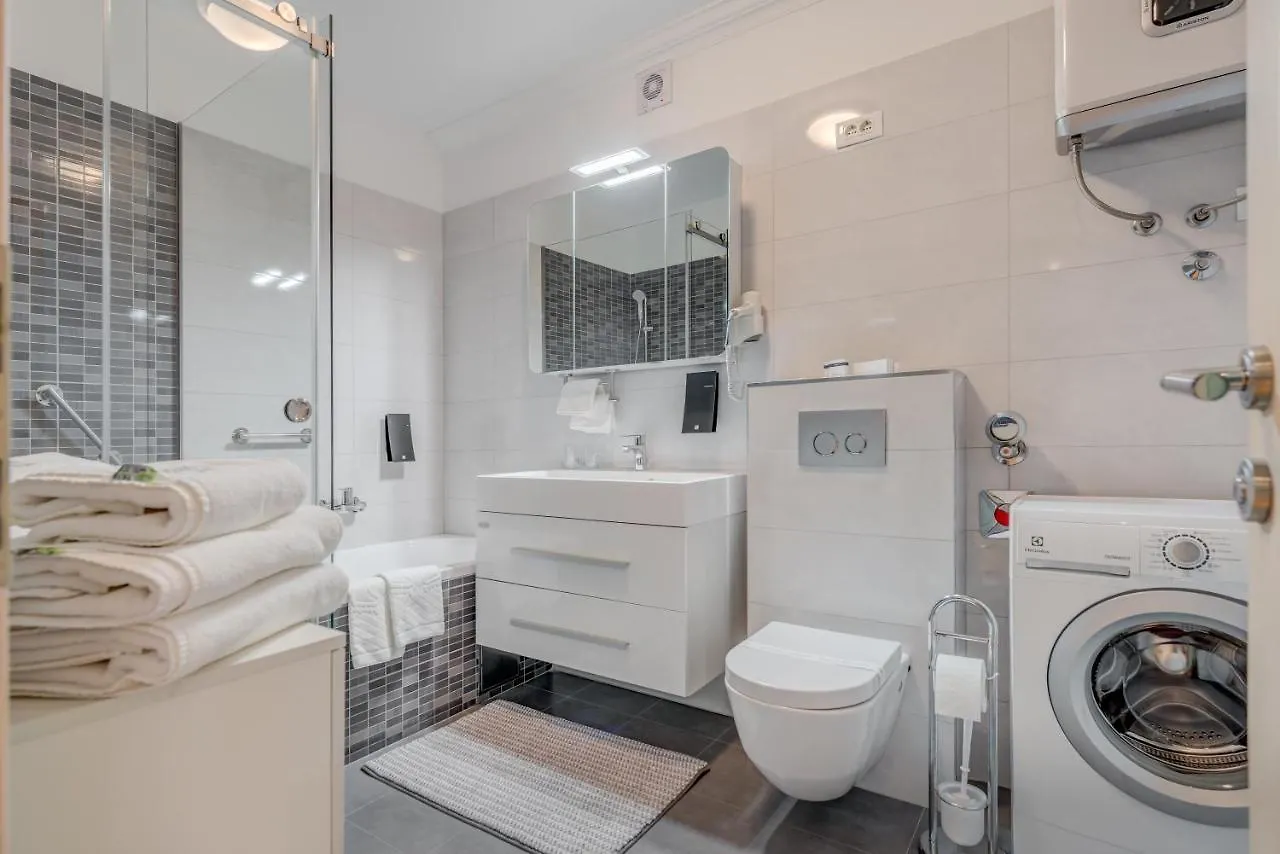 Paparazzi Apartment Σπλιτ